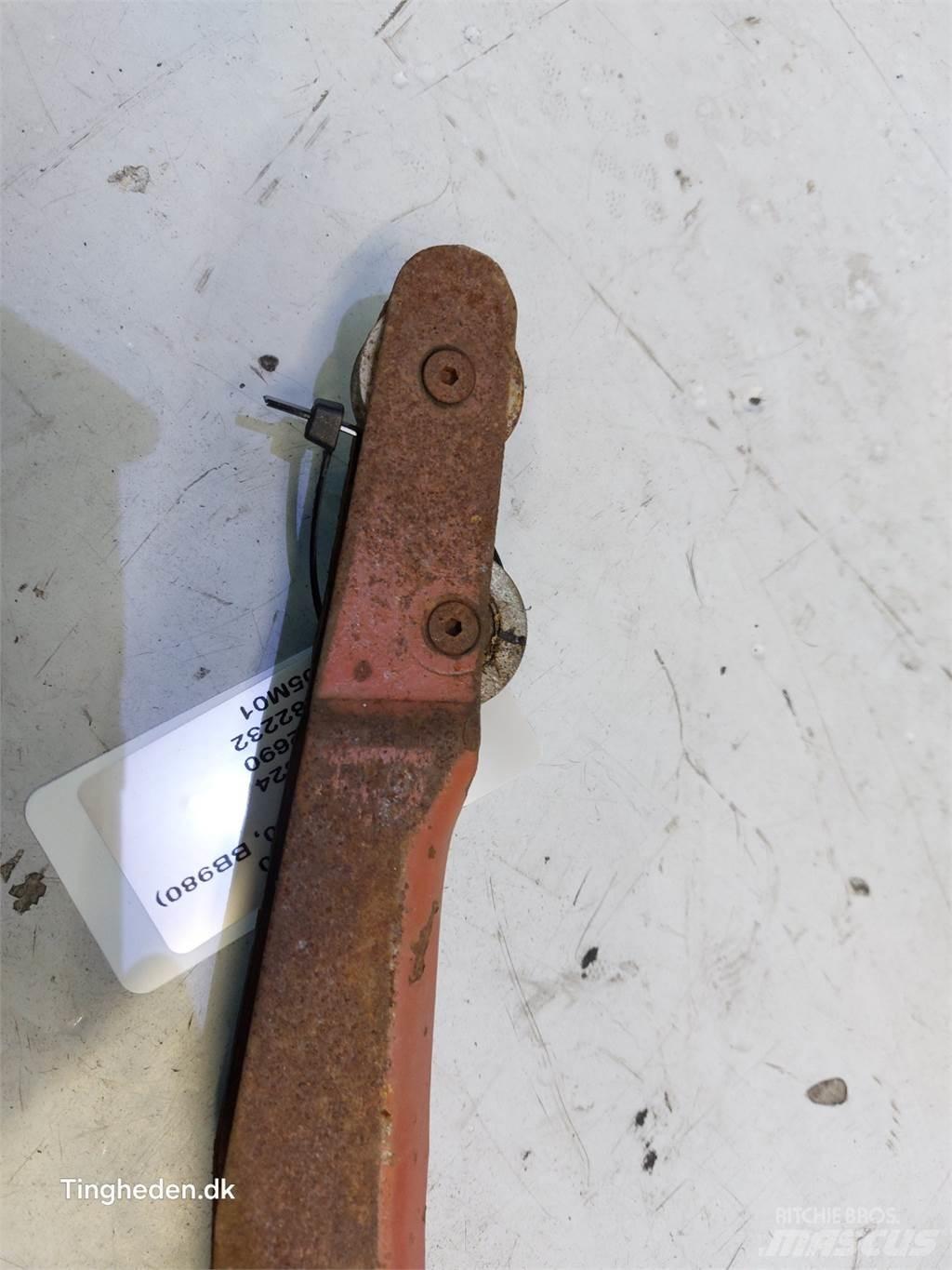 Hesston 4900 Muut maatalouskoneet