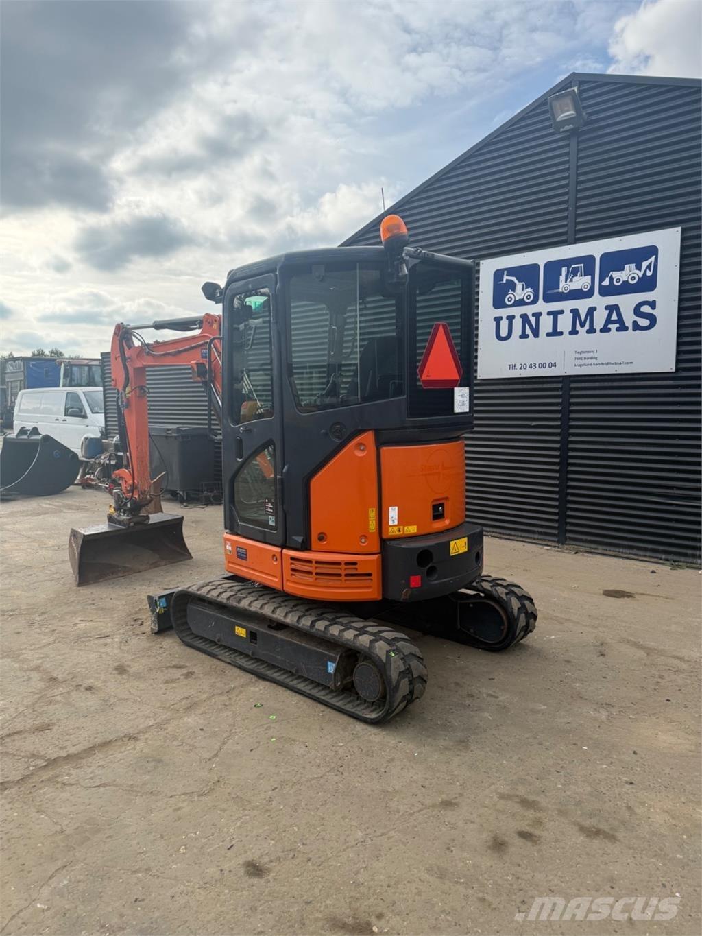 Hitachi ZX26U Minikaivukoneet < 7t