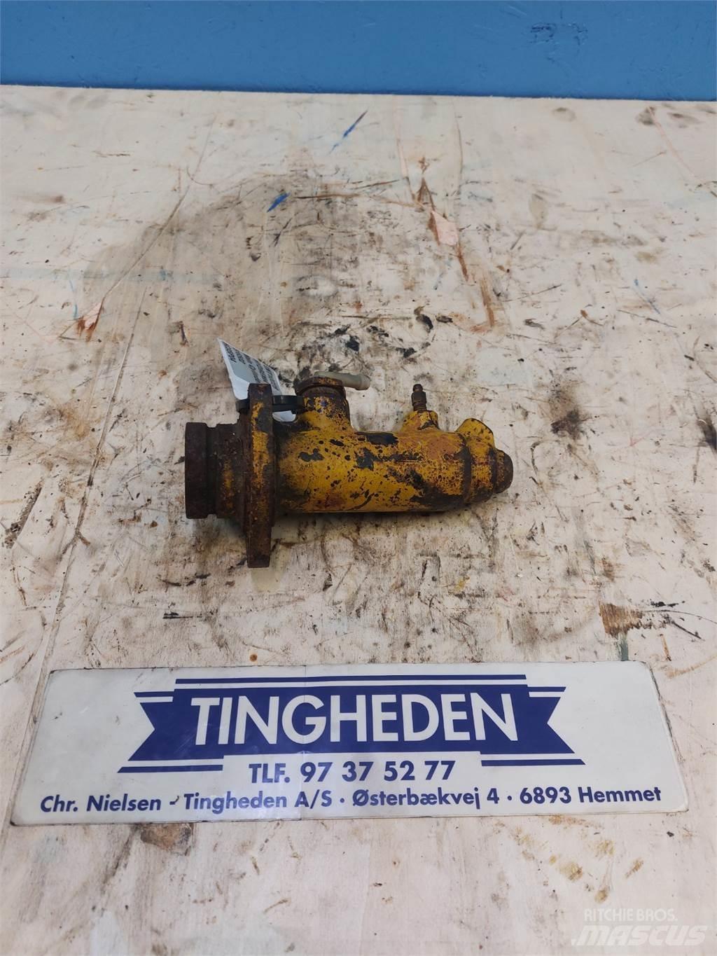 Hydrema 806 Moottorit