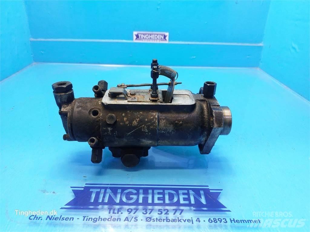 Hydrema 806 Moottorit