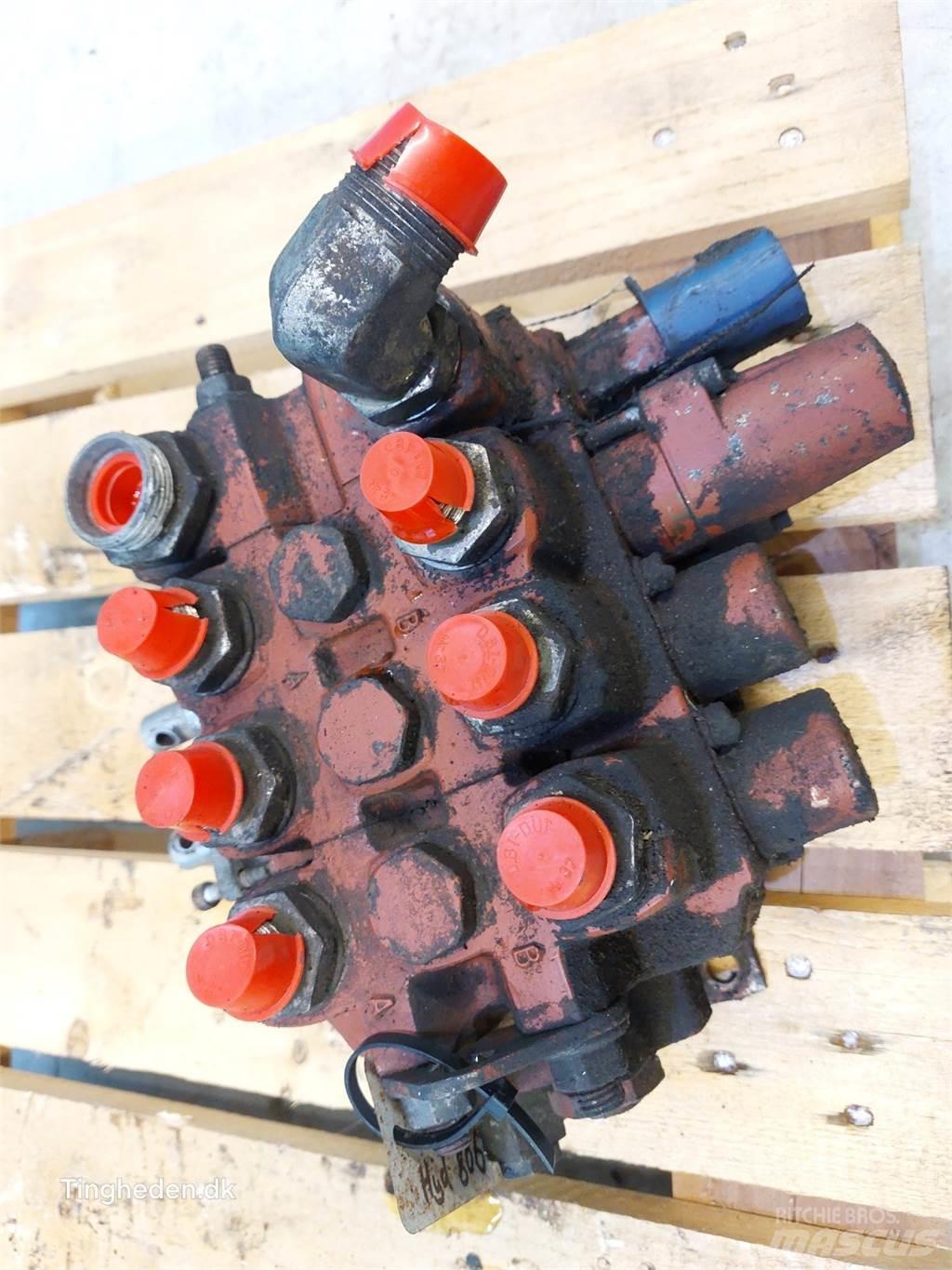 Hydrema 806 Hydrauliikka