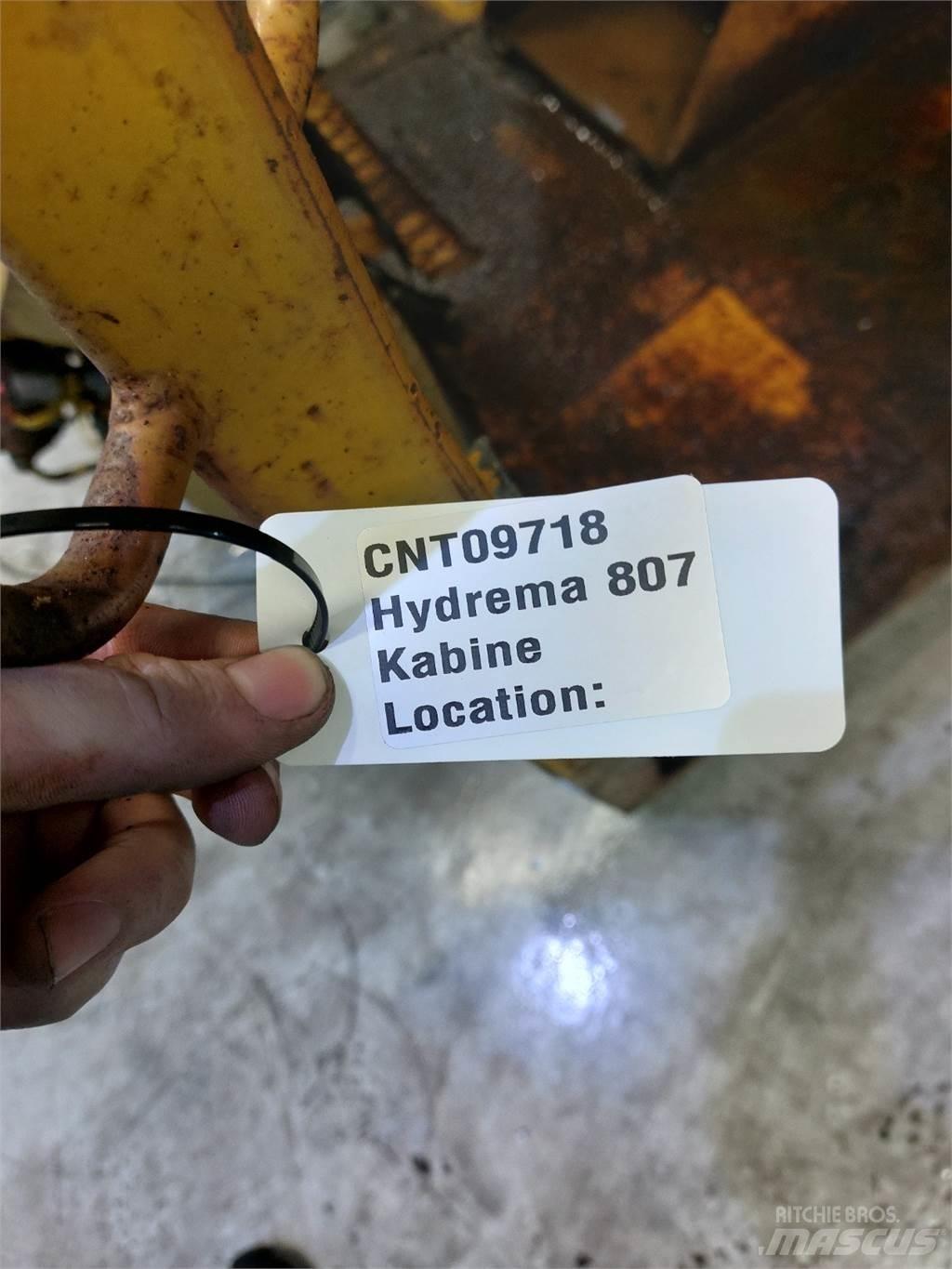 Hydrema 807 Ohjaamo ja sisusta