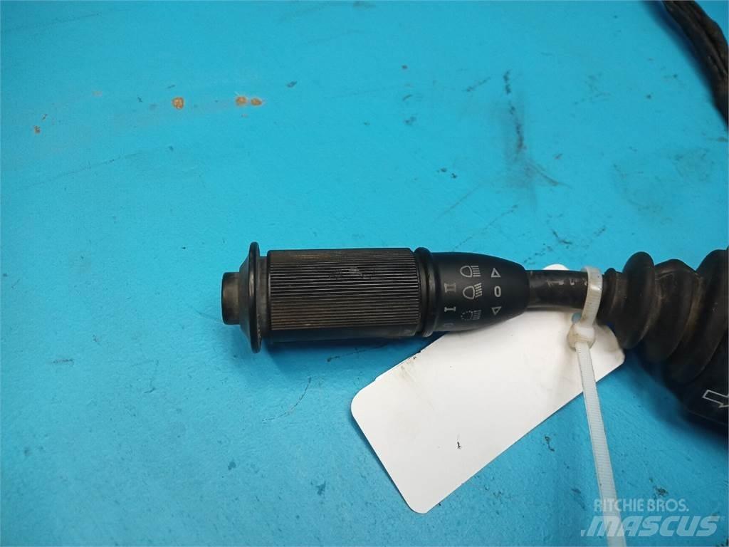 Hydrema 906B Sähkö ja elektroniikka