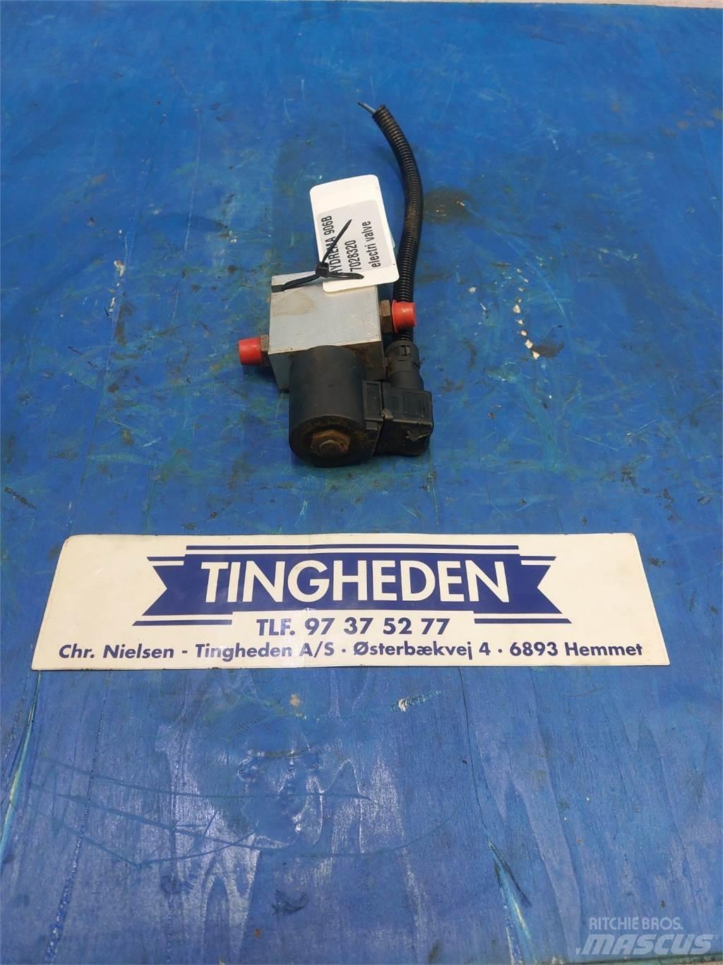 Hydrema 906B Sähkö ja elektroniikka