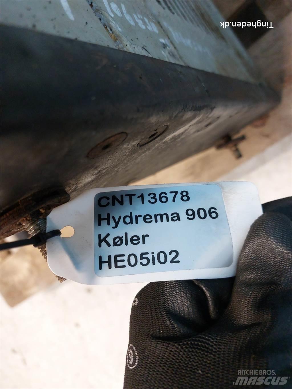 Hydrema 906C Jäähdyttimet