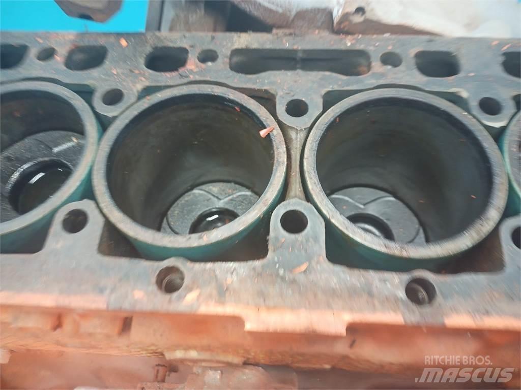 Iveco 8361 Moottorit