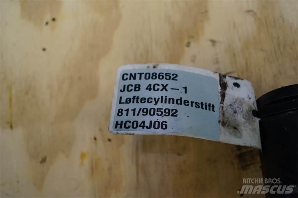 JCB 4CX Kaivuulaitteet
