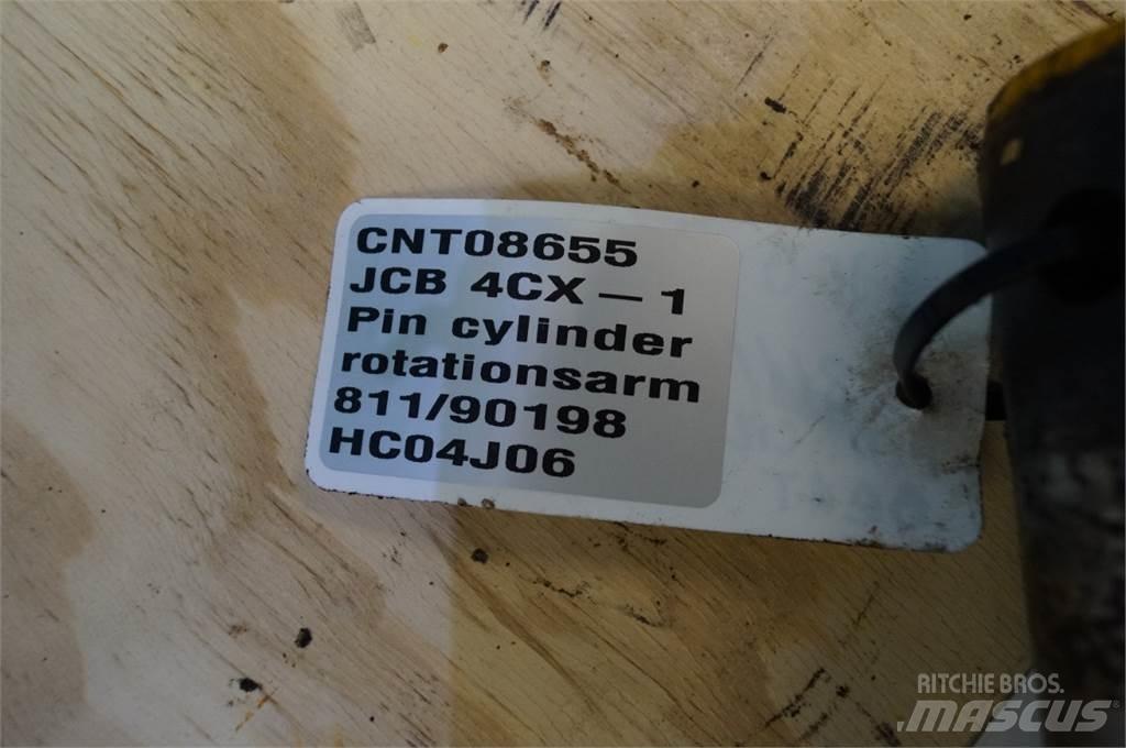 JCB 4CX Kaivuulaitteet