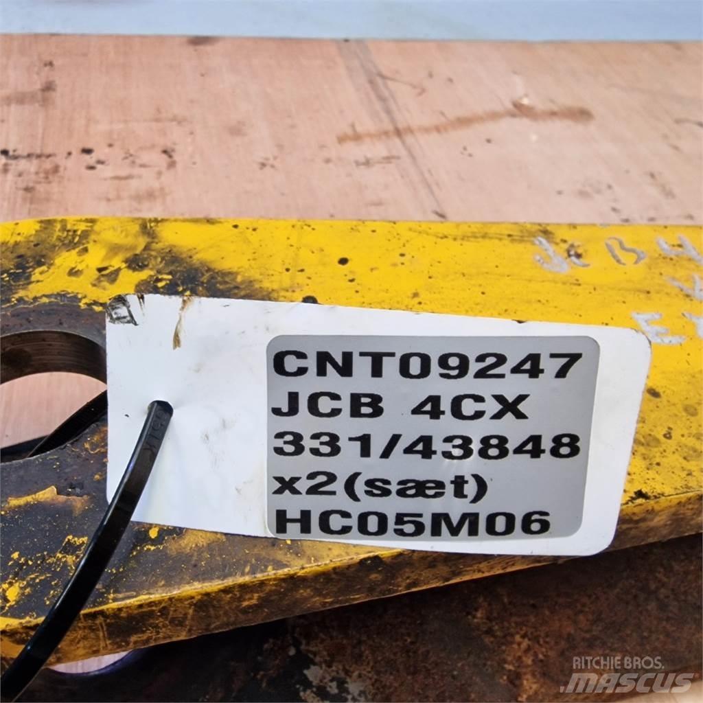 JCB 4CX Puomit