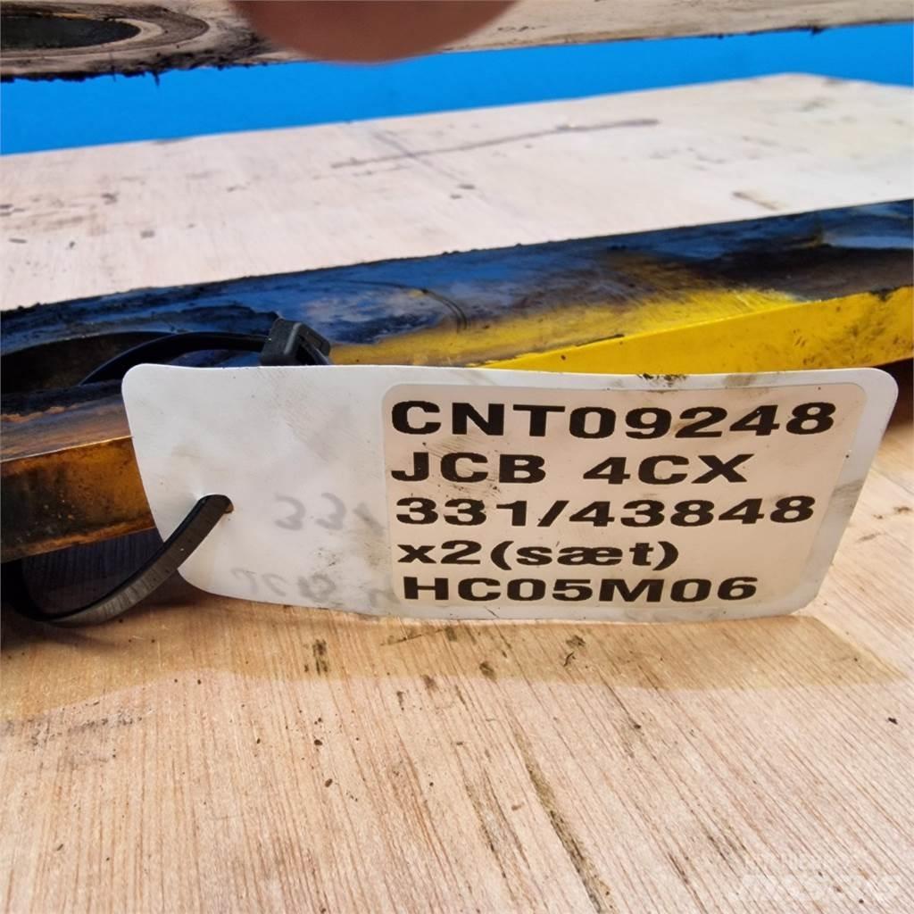 JCB 4CX Puomit