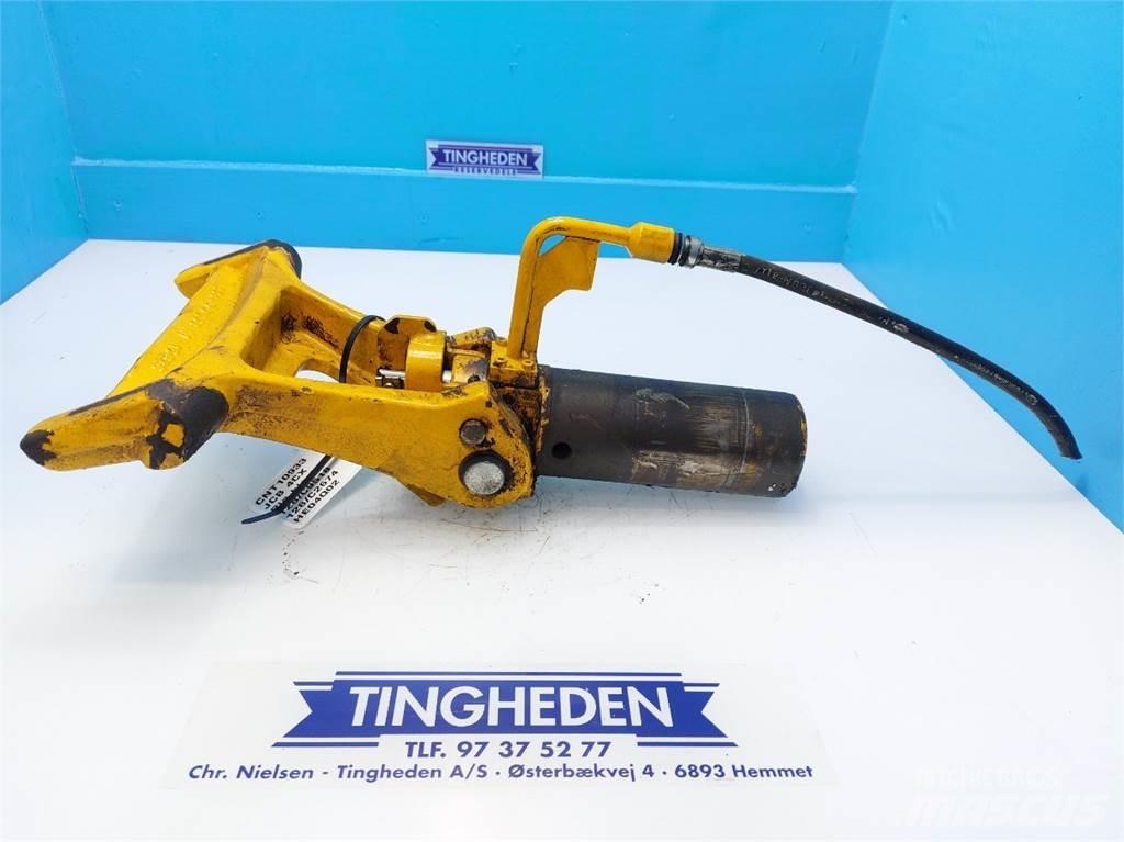 JCB 4CX Puomit