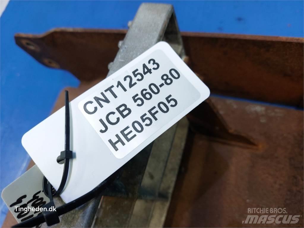 JCB 560-80 Ohjaamo ja sisusta