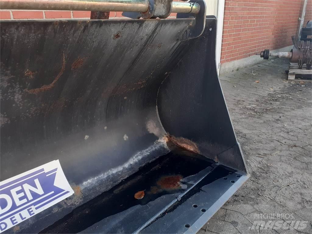 JCB Skovl Kauhat