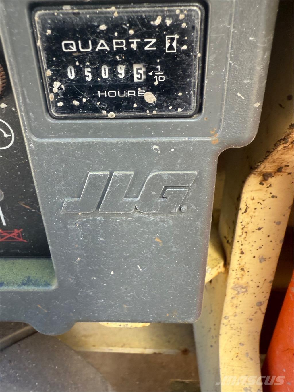 JLG 1930ES Saksilavat