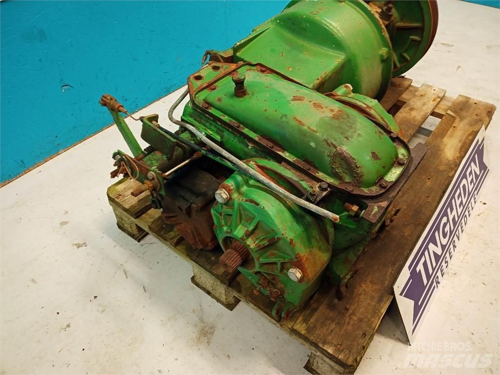 John Deere 1065 Vaihteisto