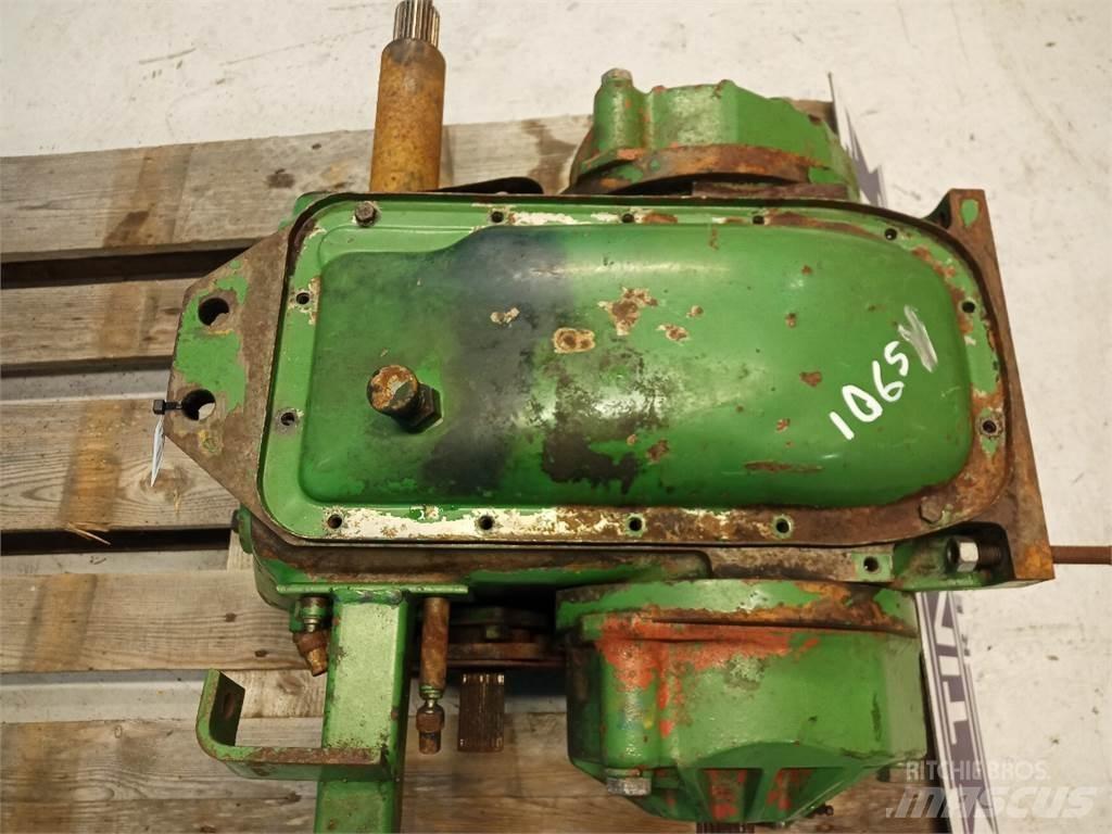 John Deere 1065 Vaihteisto