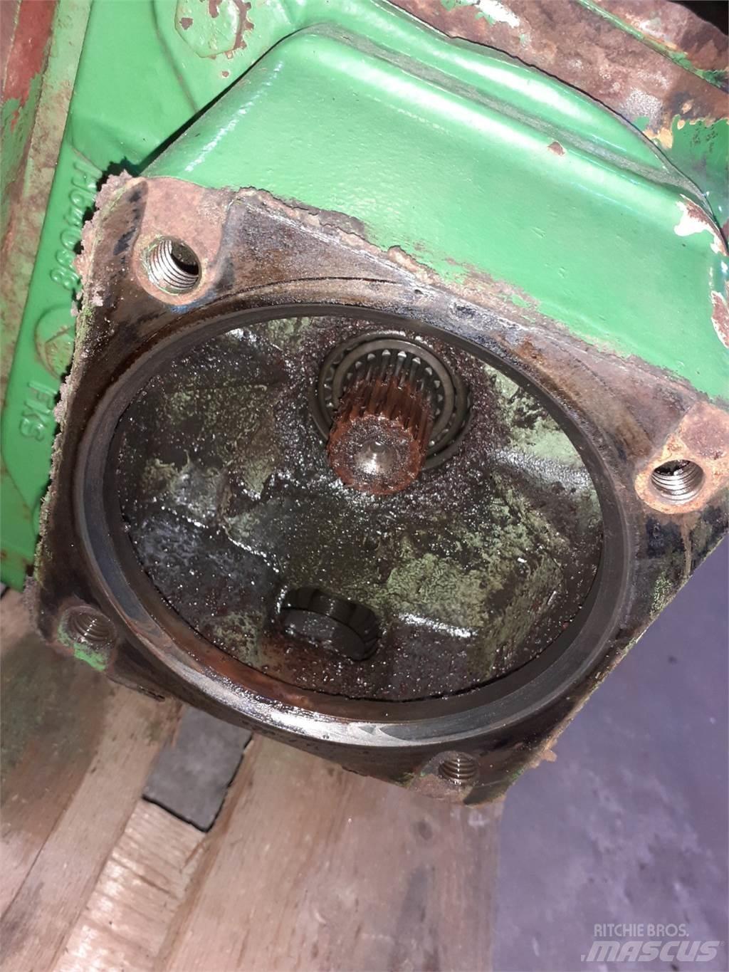 John Deere 1075 Vaihteisto