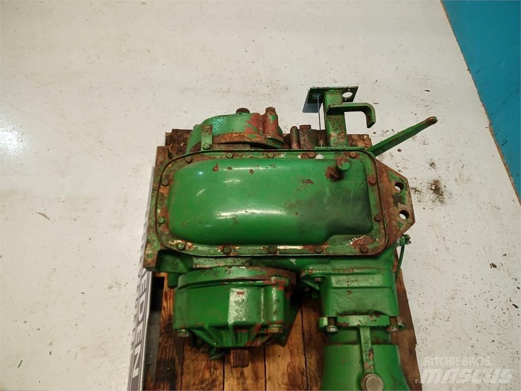 John Deere 1075 Vaihteisto