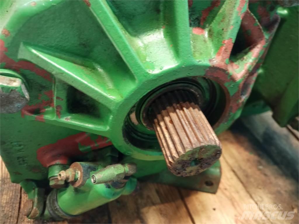 John Deere 1075 Vaihteisto