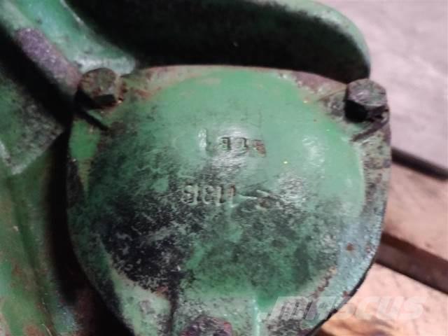 John Deere 1085 Lisävarusteet ja komponentit