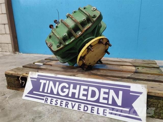 John Deere 1085 Lisävarusteet ja komponentit