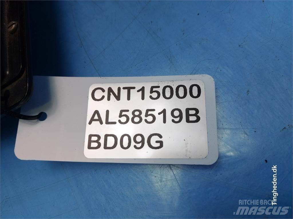 John Deere 1550 Ohjaamo ja sisusta