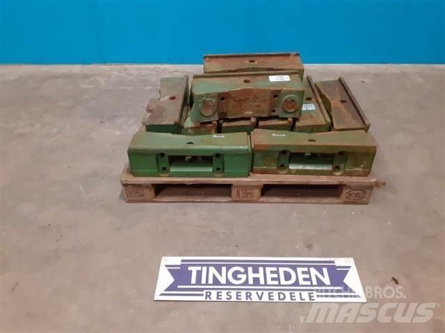 John Deere 2040 Etupainot