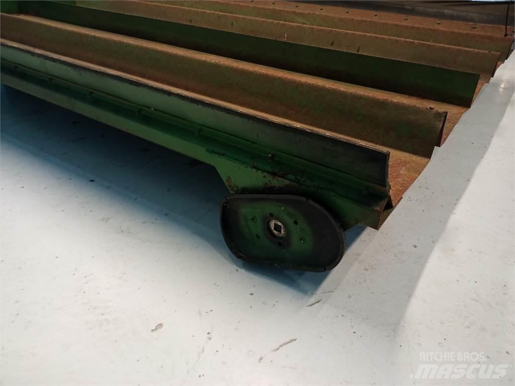 John Deere 2054 Hiekan- ja suolanlevittimet