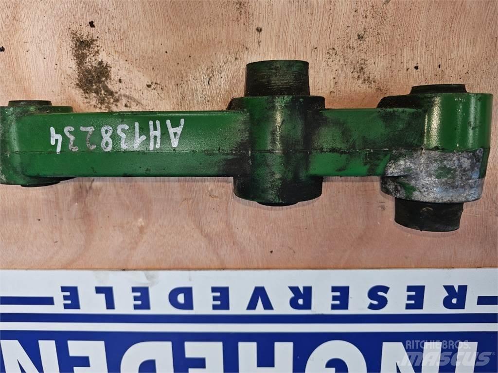 John Deere 2054 Hiekan- ja suolanlevittimet
