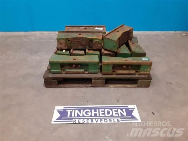 John Deere 2140 Etupainot