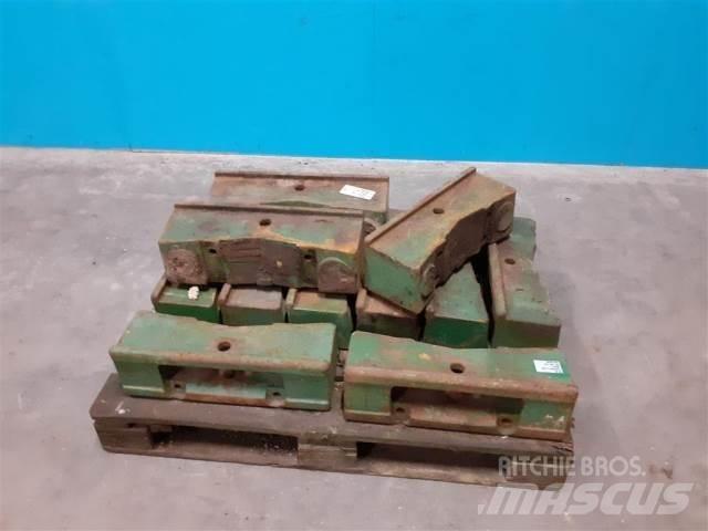 John Deere 2140 Etupainot
