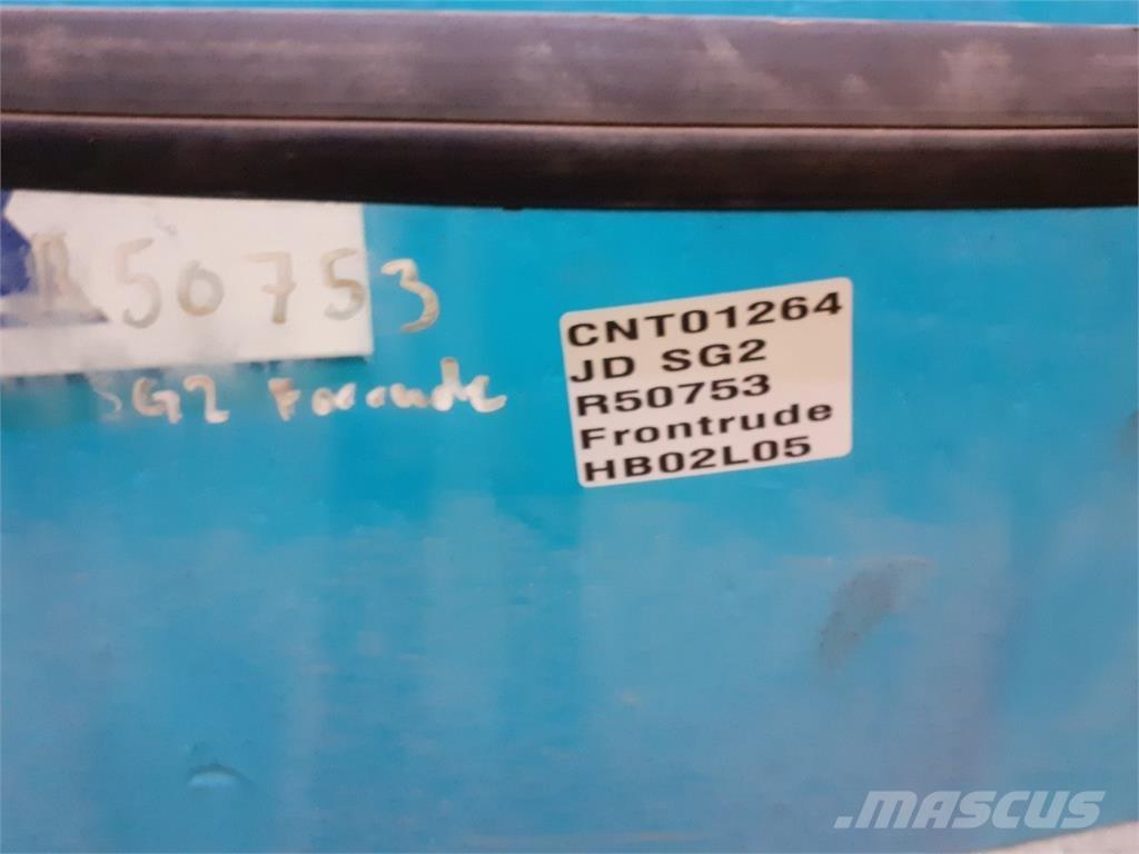 John Deere 2140 Ohjaamo ja sisusta