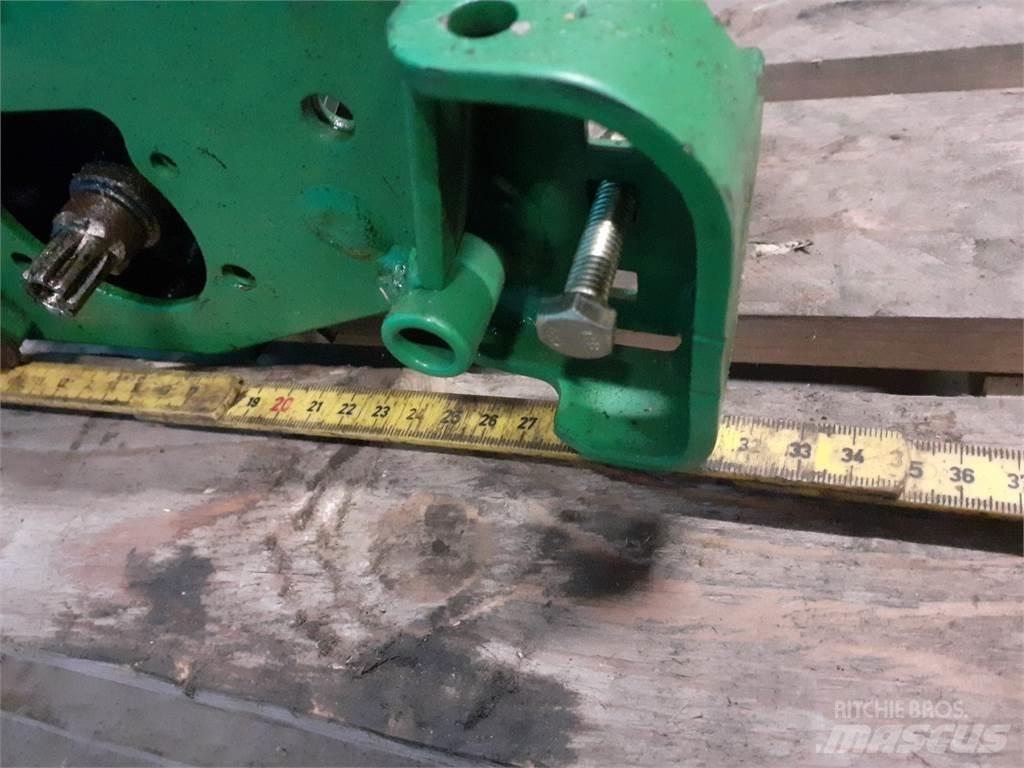 John Deere 2500 Robottiruohonleikkurit