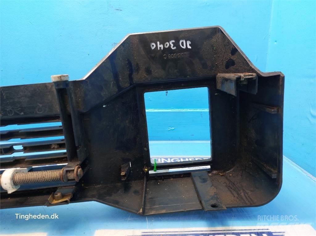 John Deere 3040 Ohjaamo ja sisusta