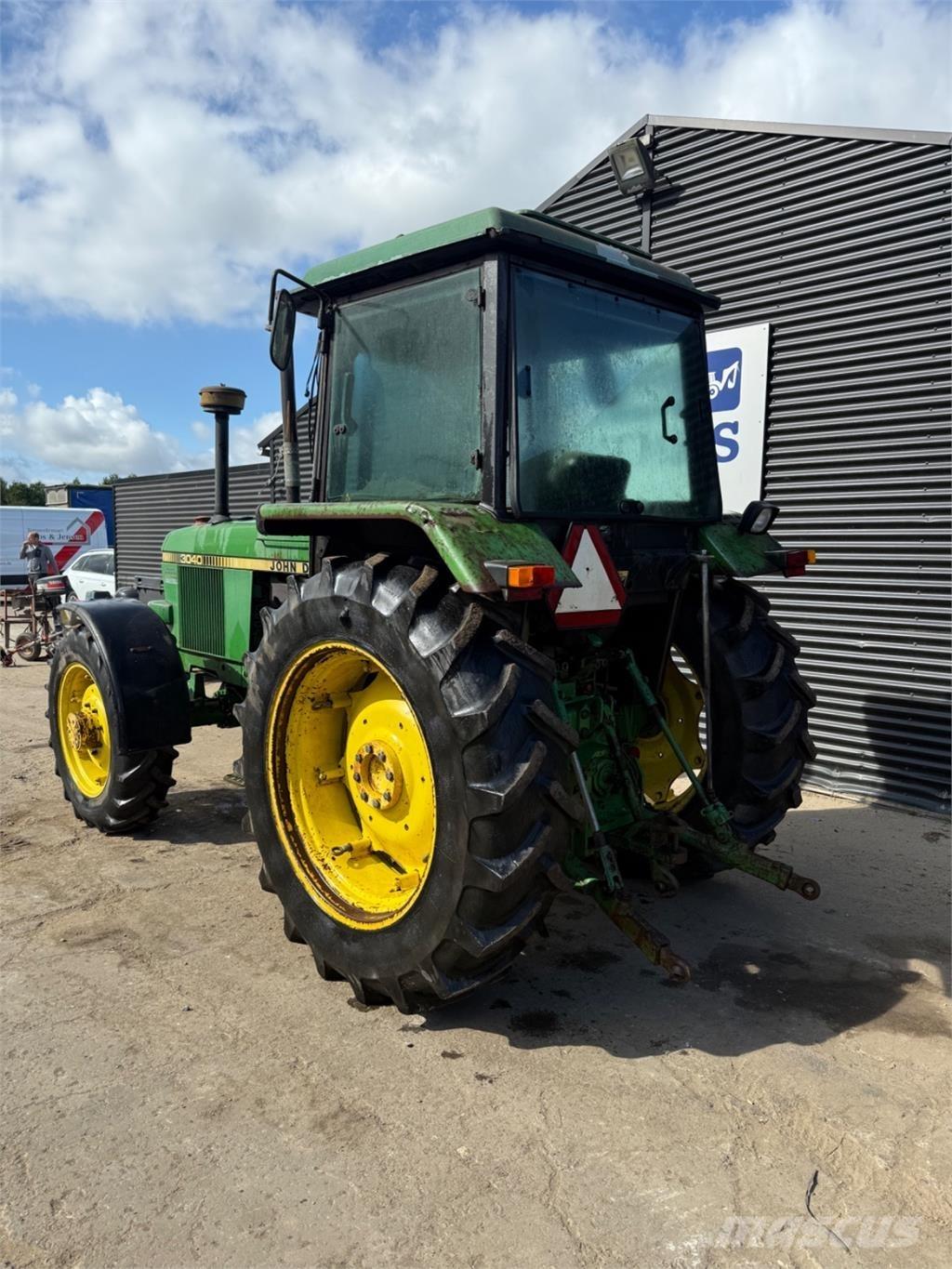 John Deere 3040 Traktorit