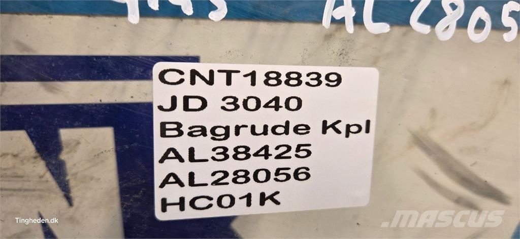 John Deere 3040 Ohjaamo ja sisusta