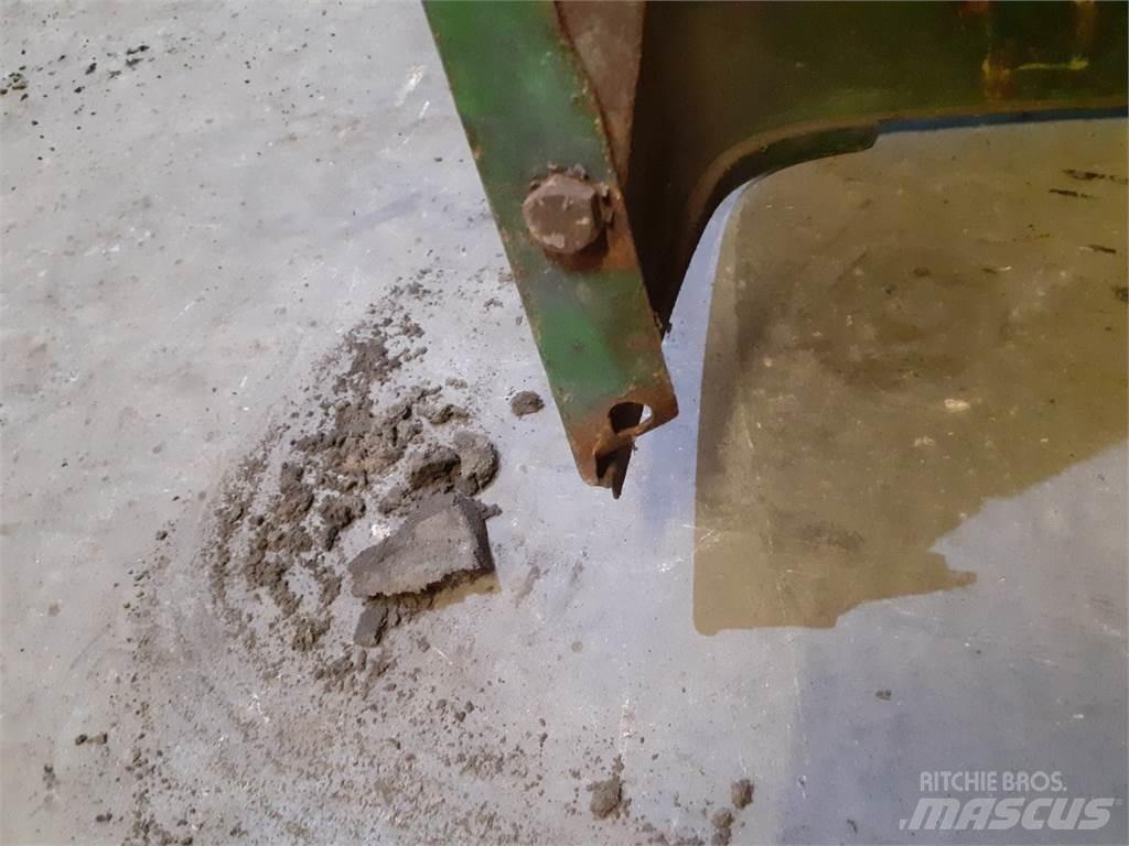 John Deere 3130 Lisävarusteet ja komponentit