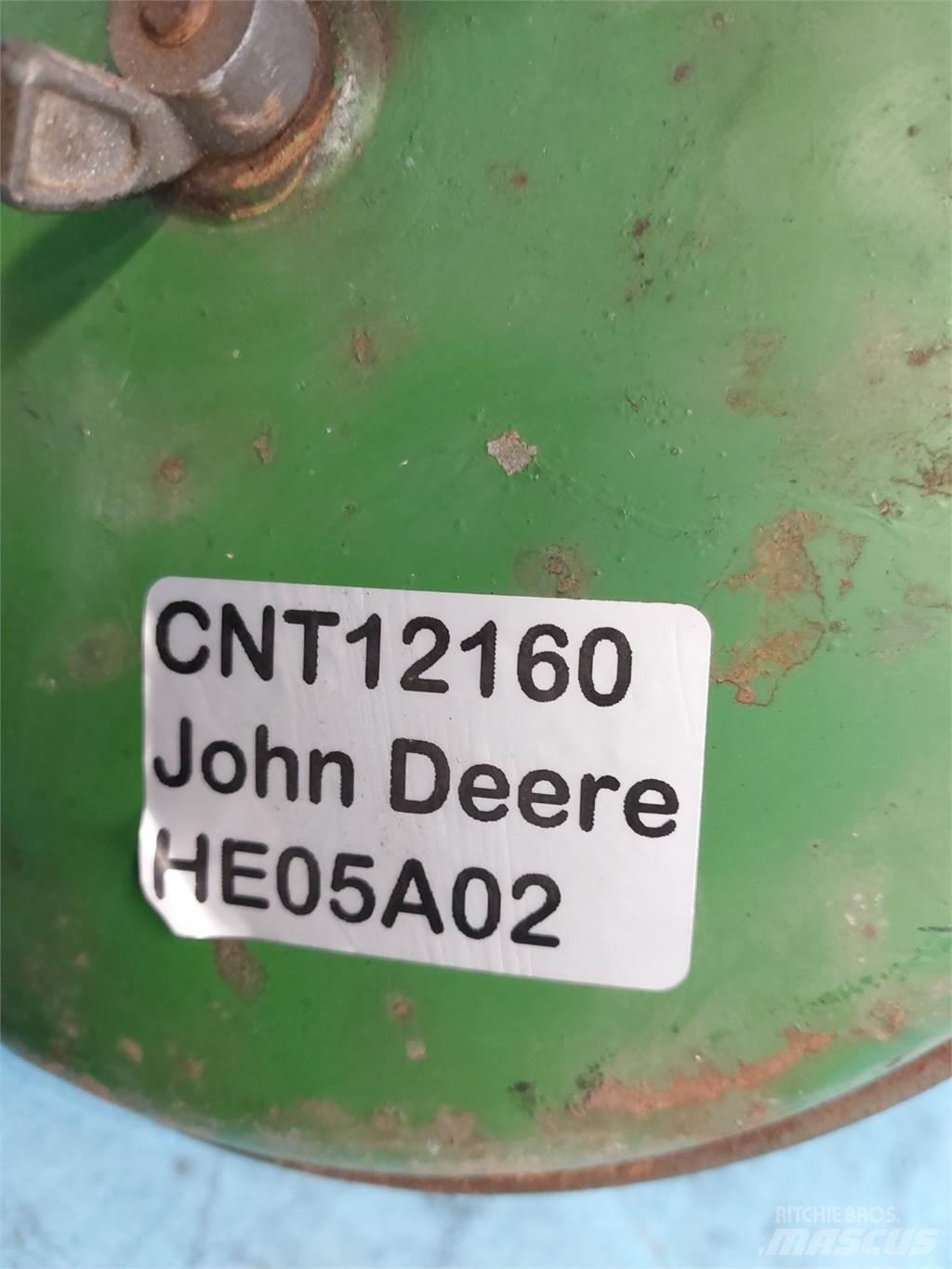 John Deere 3340 Moottorit