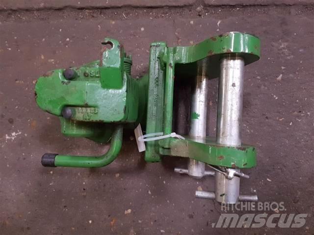 John Deere 4040 Lisävarusteet ja komponentit