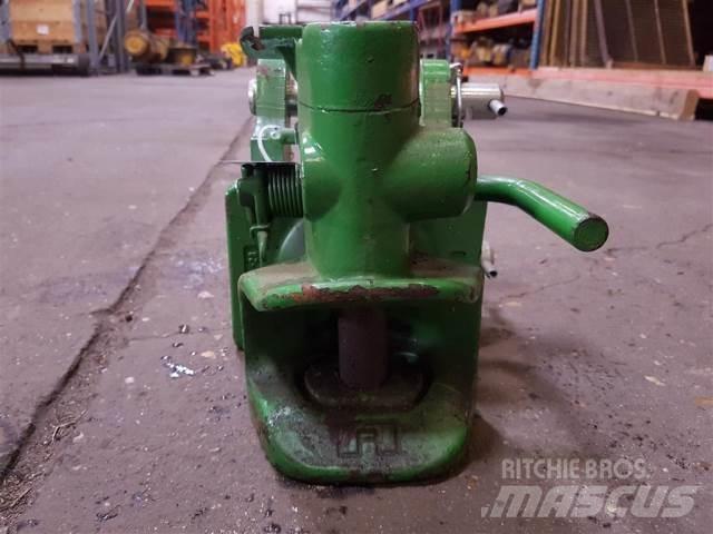 John Deere 4040 Lisävarusteet ja komponentit