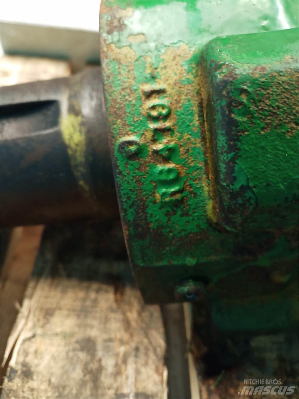 John Deere 4040 Lisävarusteet ja komponentit
