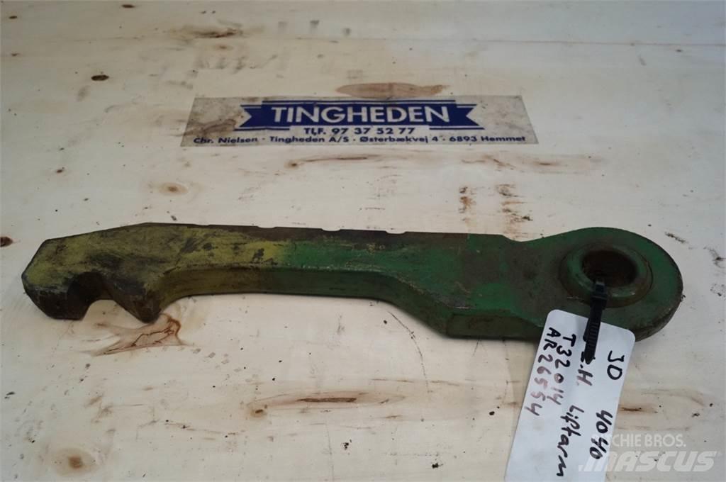 John Deere 4040 Moottorit