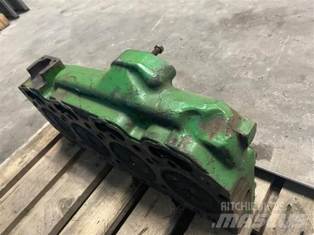 John Deere 4239 Moottorit