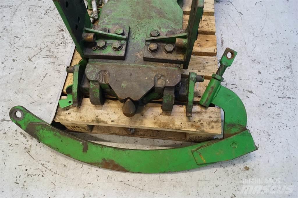 John Deere 4450 Lisävarusteet ja komponentit