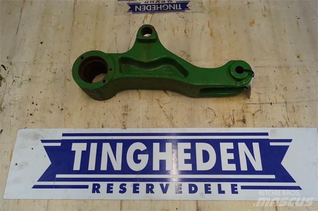 John Deere 5115R Lisävarusteet ja komponentit