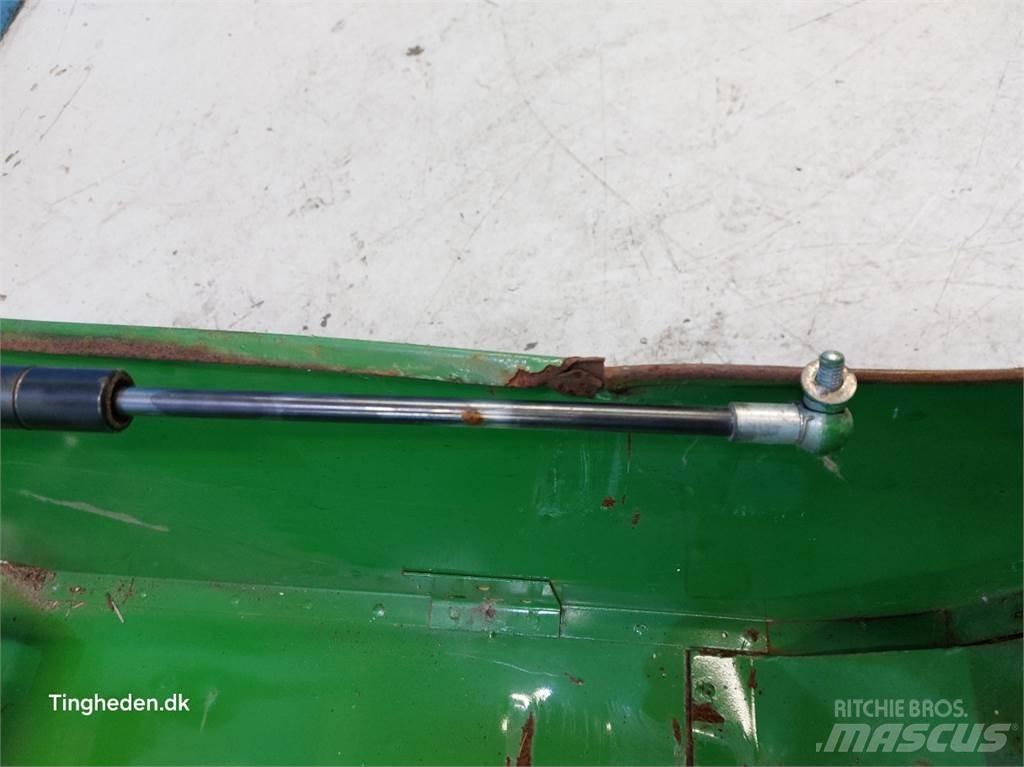 John Deere 590 Seulakauhat