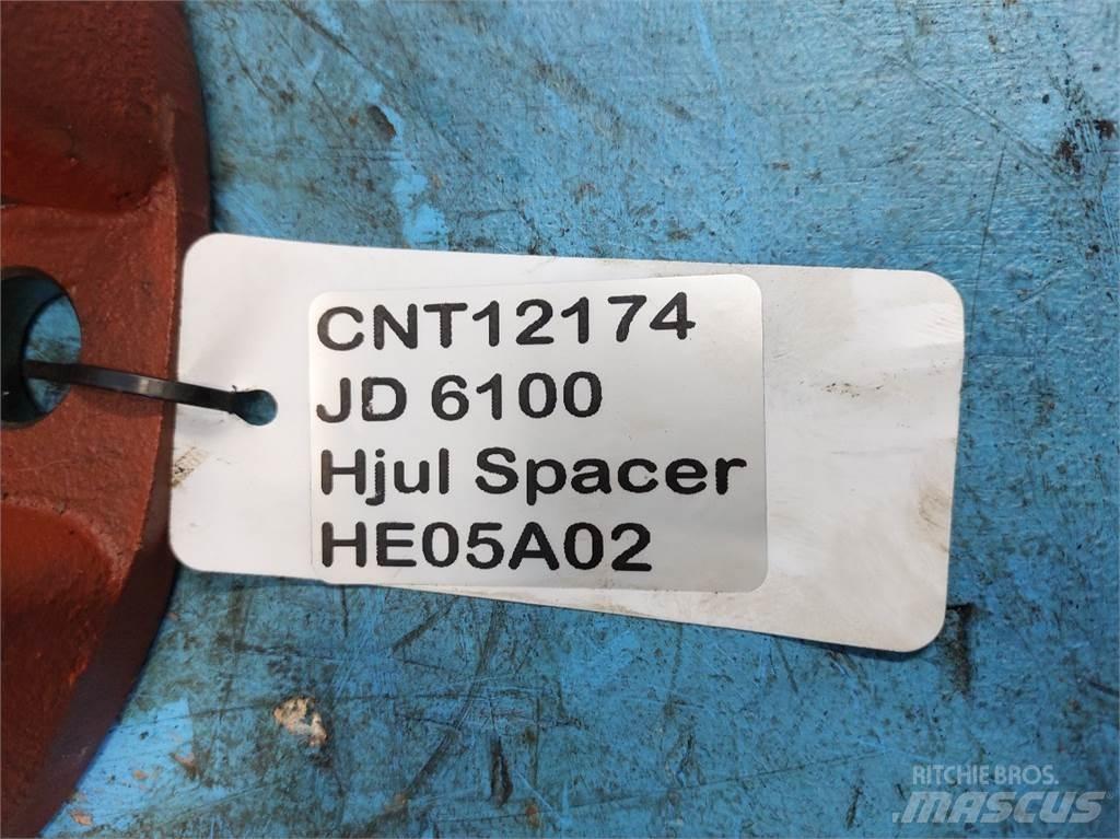 John Deere 6100 Renkaat ja vanteet
