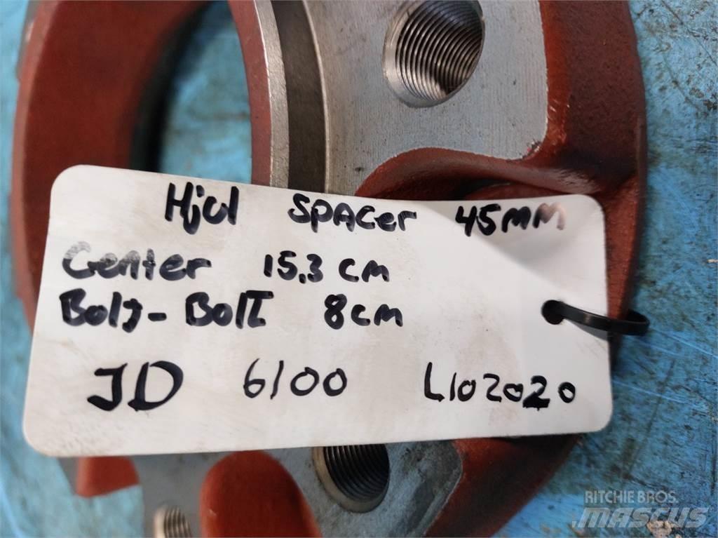 John Deere 6100 Renkaat ja vanteet