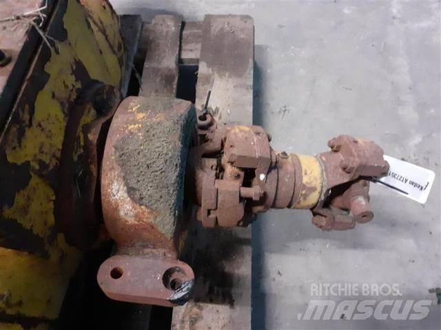 John Deere 644A Akselit
