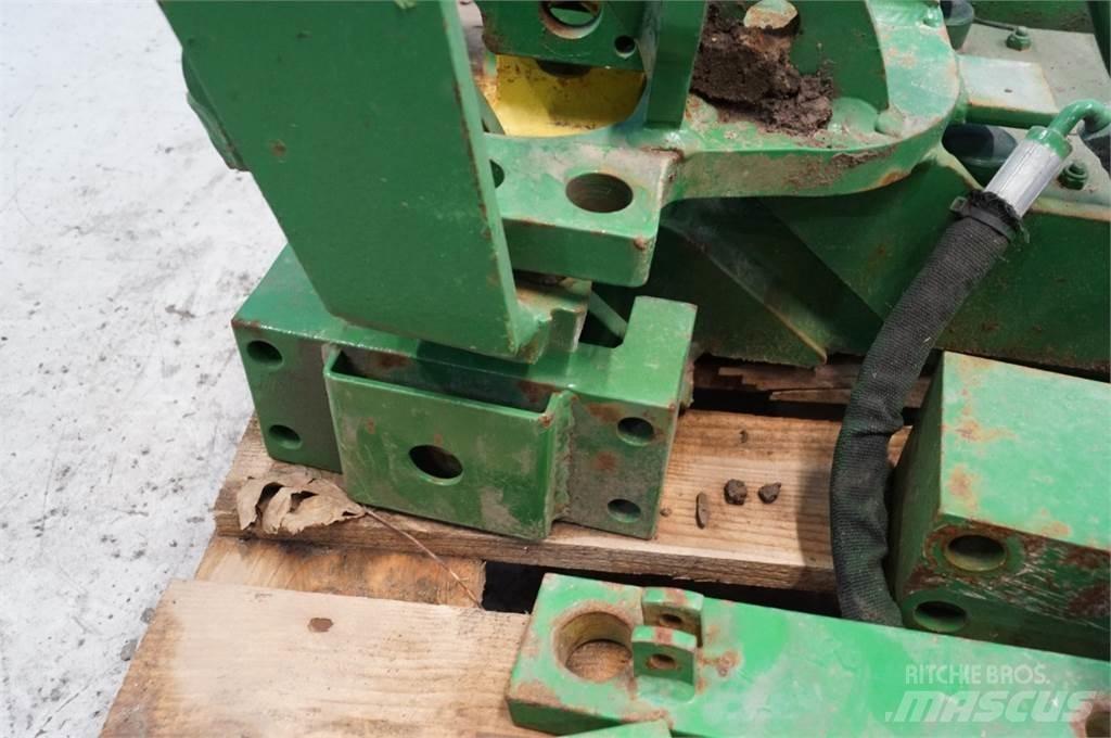 John Deere 8235R Lisävarusteet ja komponentit